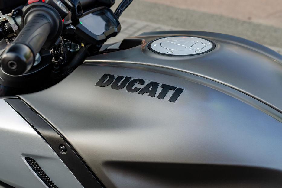 Продам Мотоциклы Все DUCATI DIAVEL 1260 2019 года в Киеве