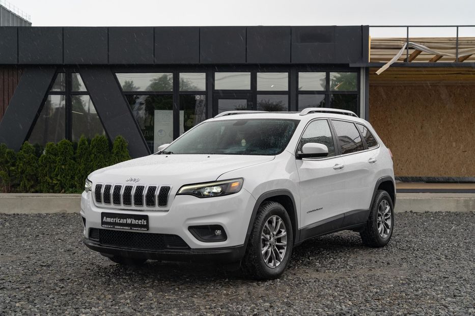Продам Jeep Cherokee Latitude Plus 2019 года в Черновцах