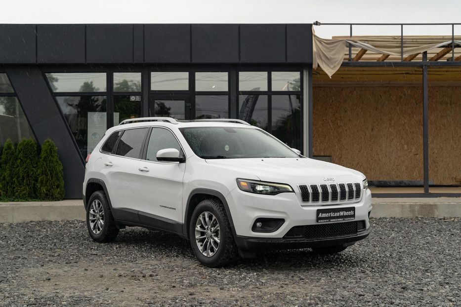 Продам Jeep Cherokee Latitude Plus 2019 года в Черновцах