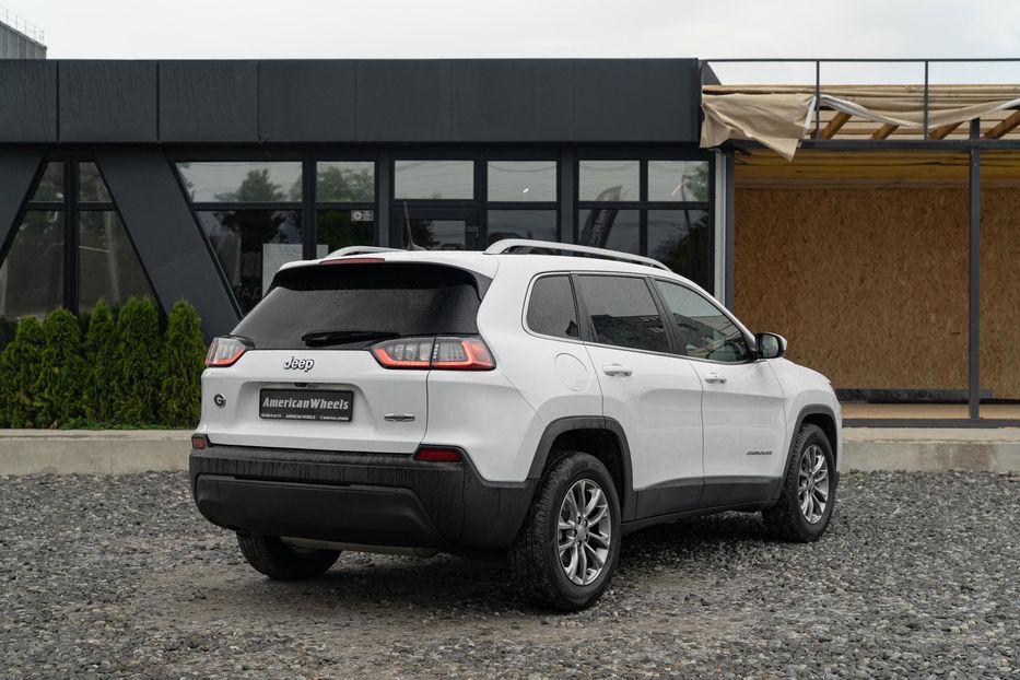Продам Jeep Cherokee Latitude Plus 2019 года в Черновцах