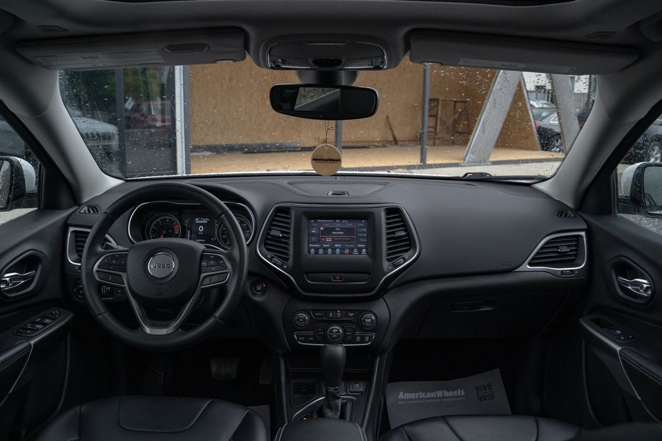 Продам Jeep Cherokee Latitude Plus 2019 года в Черновцах