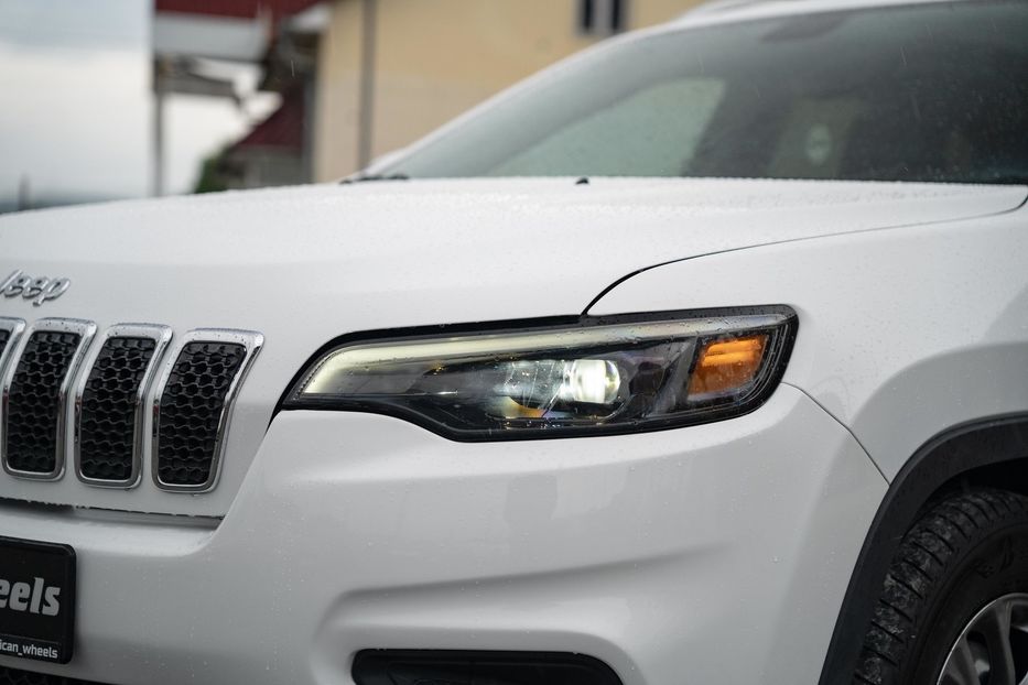 Продам Jeep Cherokee Latitude Plus 2019 года в Черновцах