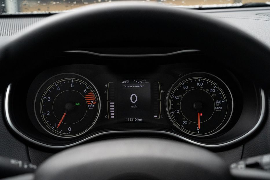 Продам Jeep Cherokee Latitude Plus 2019 года в Черновцах