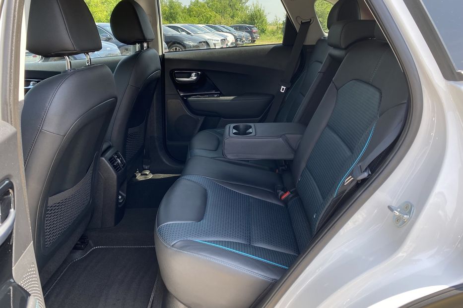 Продам Kia Niro 64 kWh Макс. РЕЗЕРВ 2022 года в Львове