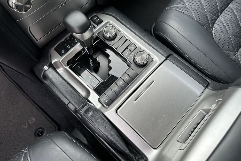 Продам Toyota Land Cruiser 200 Armored RIDA B6+ 2017 года в Киеве