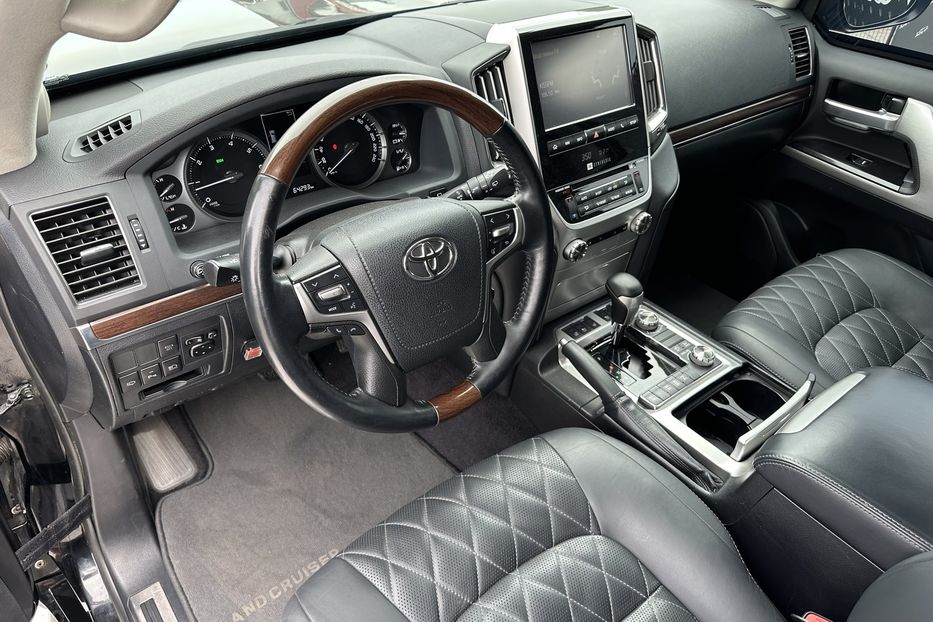Продам Toyota Land Cruiser 200 Armored RIDA B6+ 2017 года в Киеве