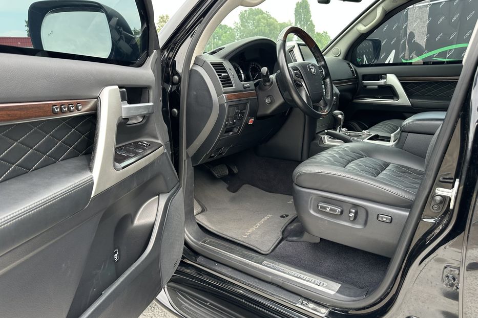 Продам Toyota Land Cruiser 200 Armored RIDA B6+ 2017 года в Киеве