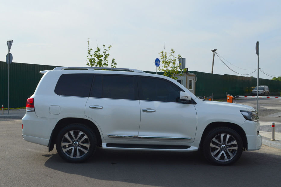 Продам Toyota Land Cruiser 200 2016 года в Киеве