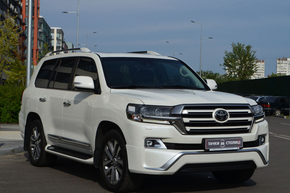Продам Toyota Land Cruiser 200 2016 года в Киеве