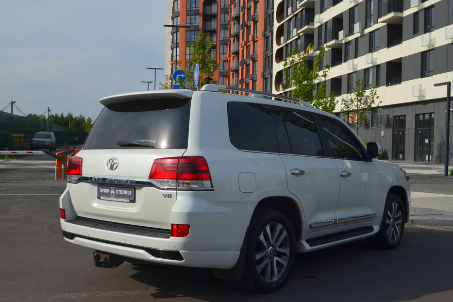 Продам Toyota Land Cruiser 200 2016 года в Киеве