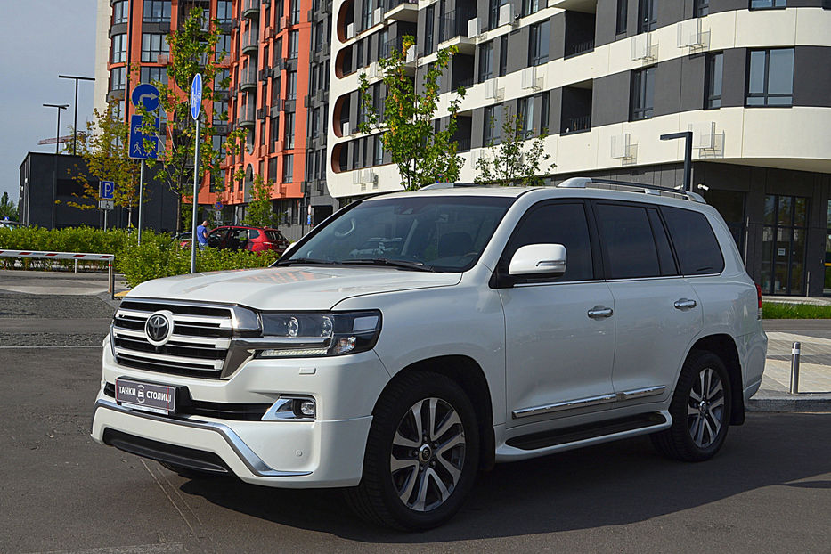 Продам Toyota Land Cruiser 200 2016 года в Киеве