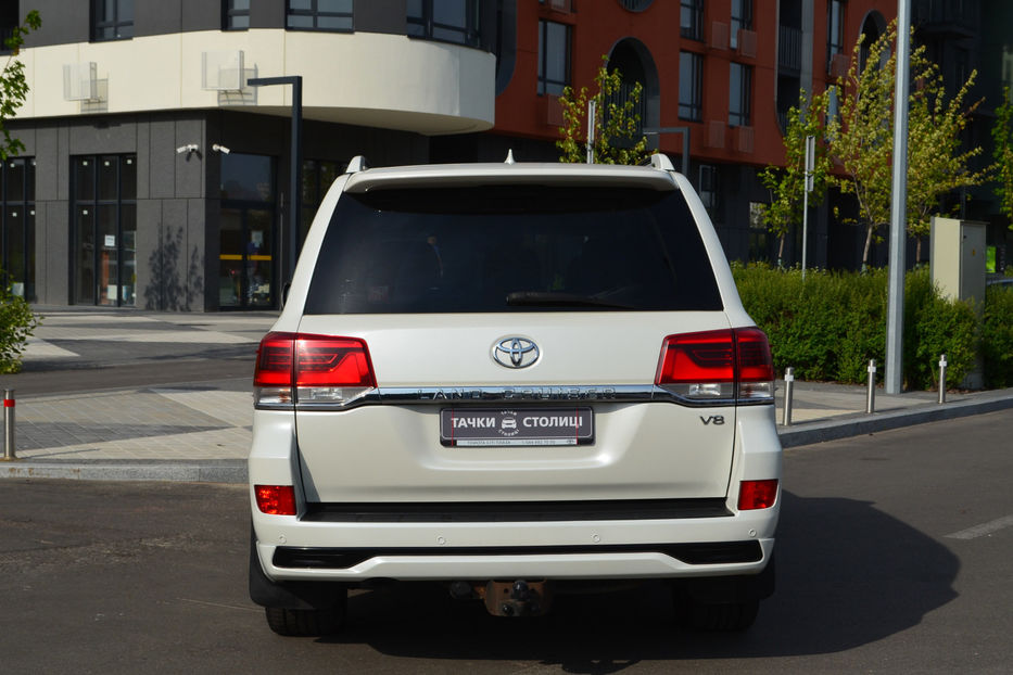 Продам Toyota Land Cruiser 200 2016 года в Киеве