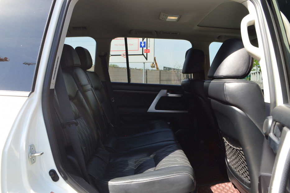 Продам Toyota Land Cruiser 200 2016 года в Киеве