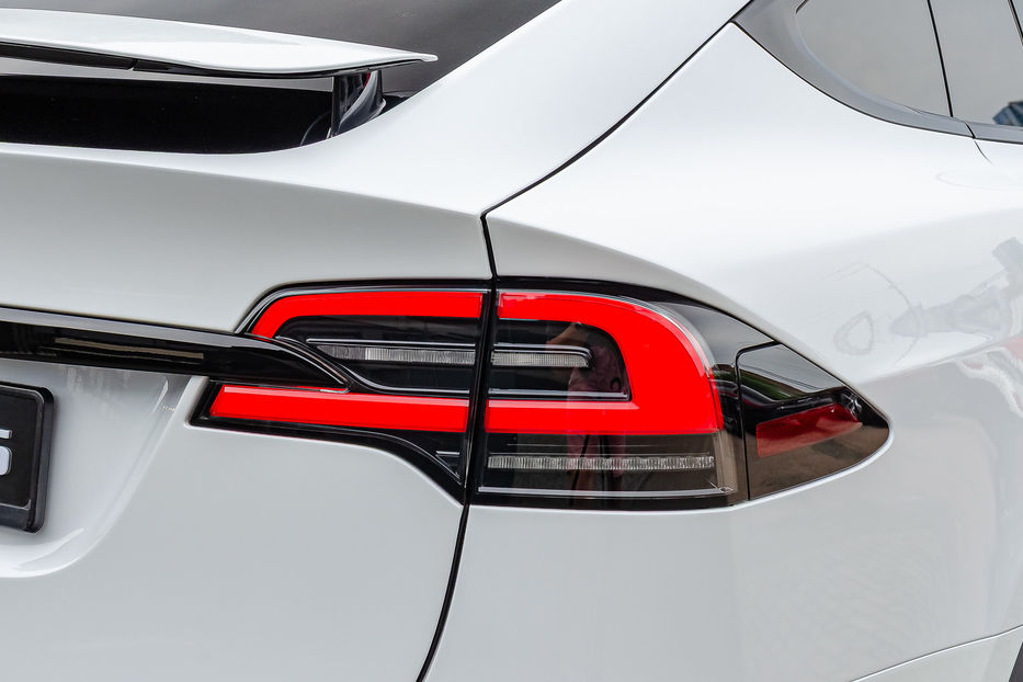 Продам Tesla Model X Long Range 2023 года в Киеве