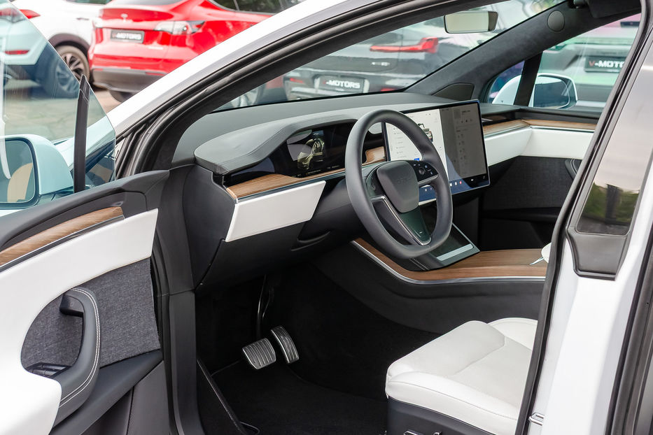 Продам Tesla Model X Long Range 2023 года в Киеве