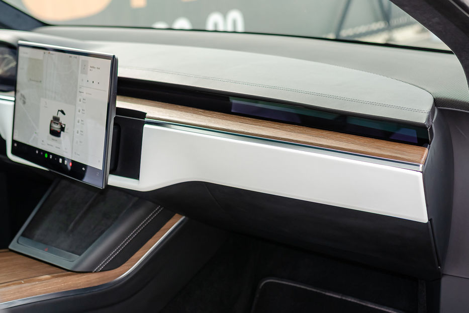 Продам Tesla Model X Long Range 2023 года в Киеве