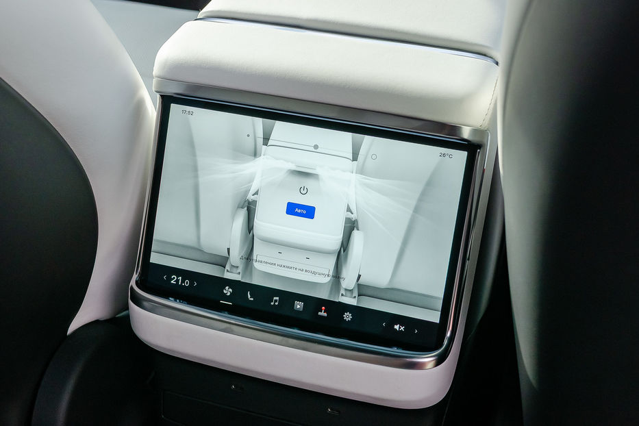 Продам Tesla Model X Long Range 2023 года в Киеве