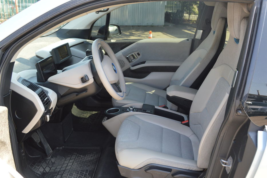 Продам BMW I3 2015 года в Одессе