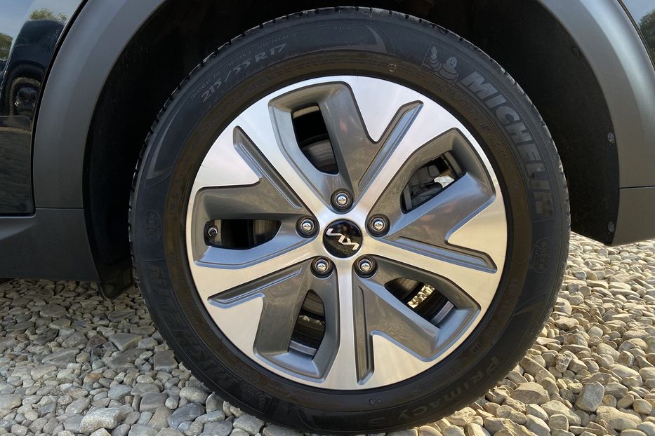Продам Kia Niro 64кВт Макс.компл.Prestige 2022 года в Львове