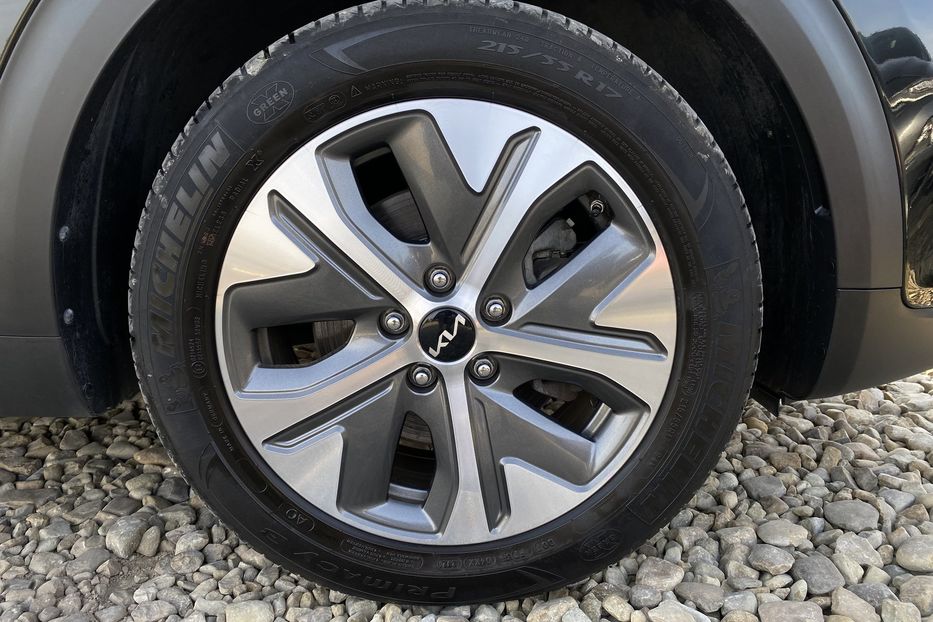 Продам Kia Niro 64кВт Макс.компл.Prestige 2022 года в Львове