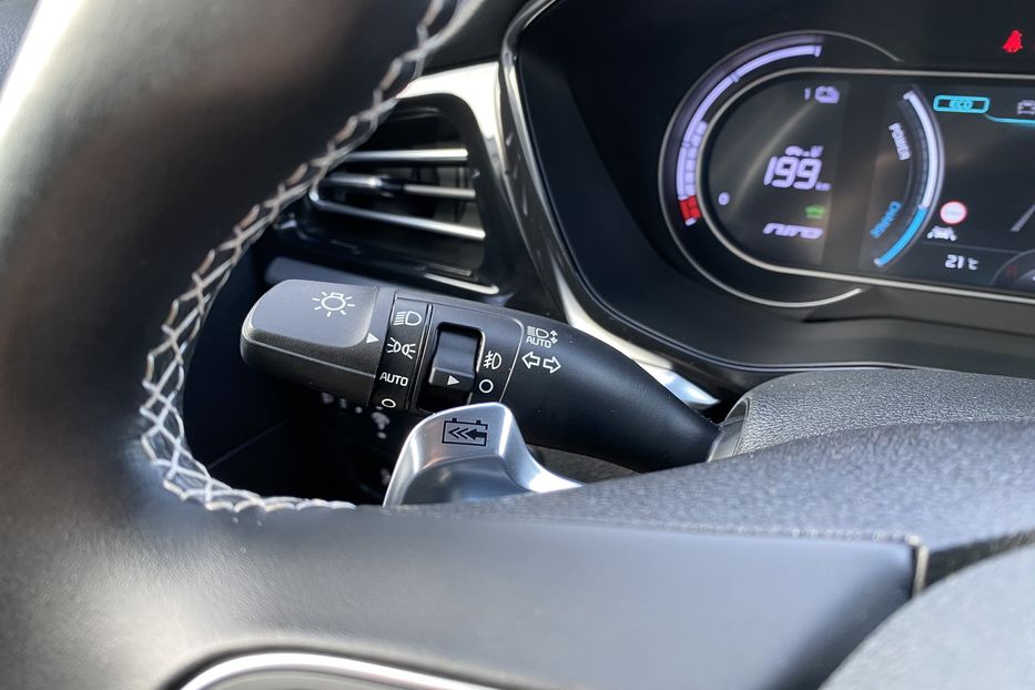 Продам Kia Niro 64кВт Макс.компл.Prestige 2022 года в Львове