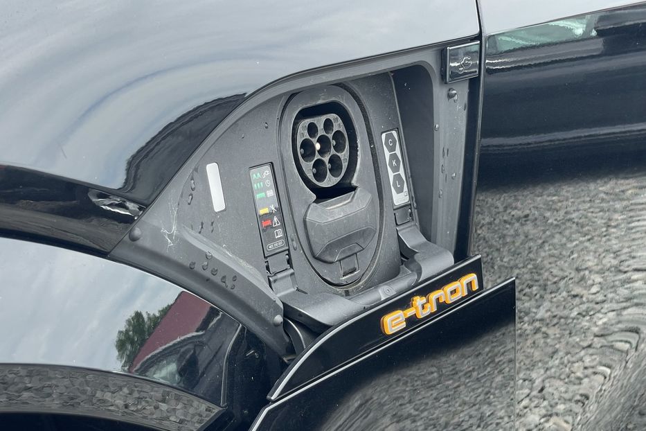 Продам Audi E-Tron e-tron S 370kW 2022 года в Львове