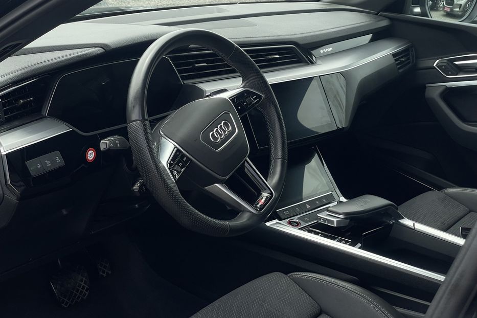Продам Audi E-Tron e-tron S 370kW 2022 года в Львове