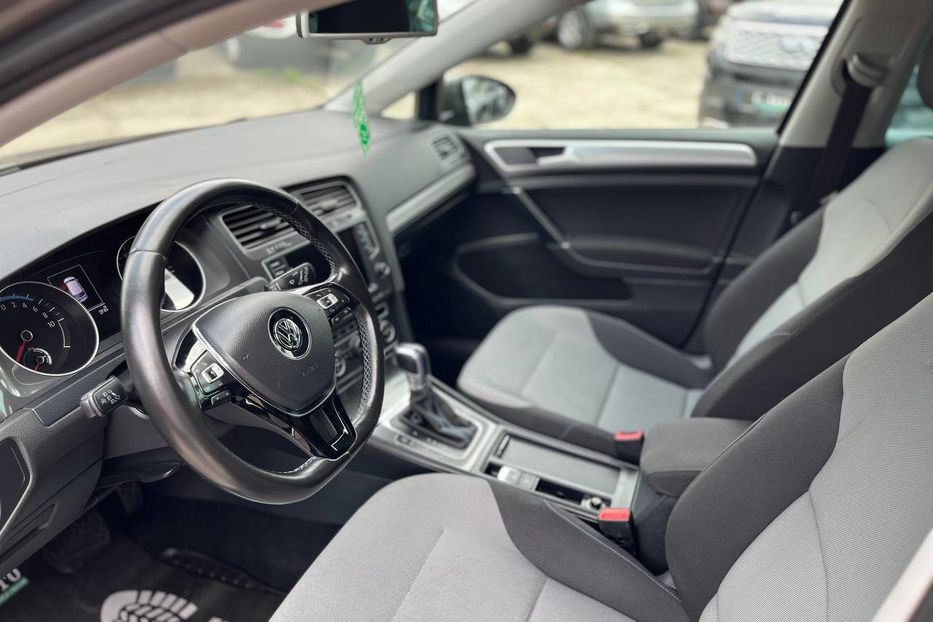 Продам Volkswagen e-Golf 2014 года в Черновцах