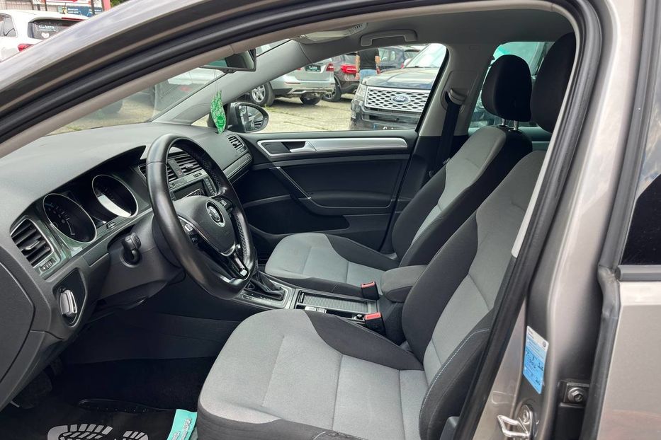 Продам Volkswagen e-Golf 2014 года в Черновцах