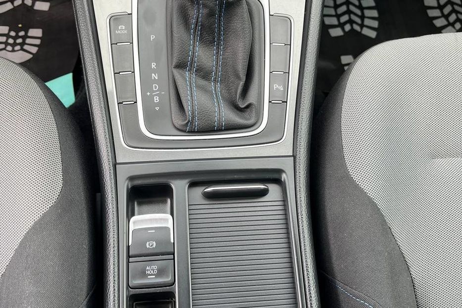Продам Volkswagen e-Golf 2014 года в Черновцах