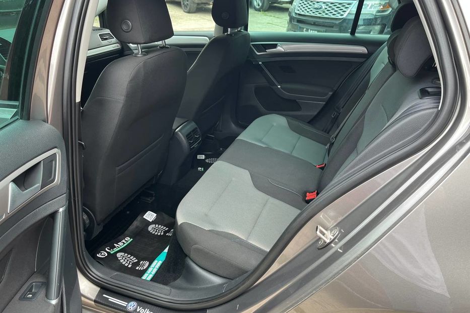 Продам Volkswagen e-Golf 2014 года в Черновцах