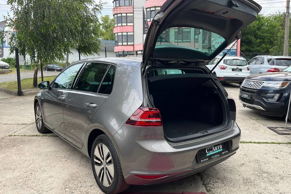 Продам Volkswagen e-Golf 2014 года в Черновцах