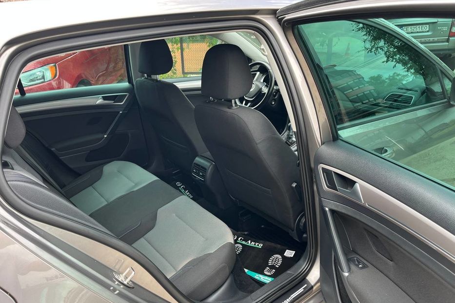 Продам Volkswagen e-Golf 2014 года в Черновцах