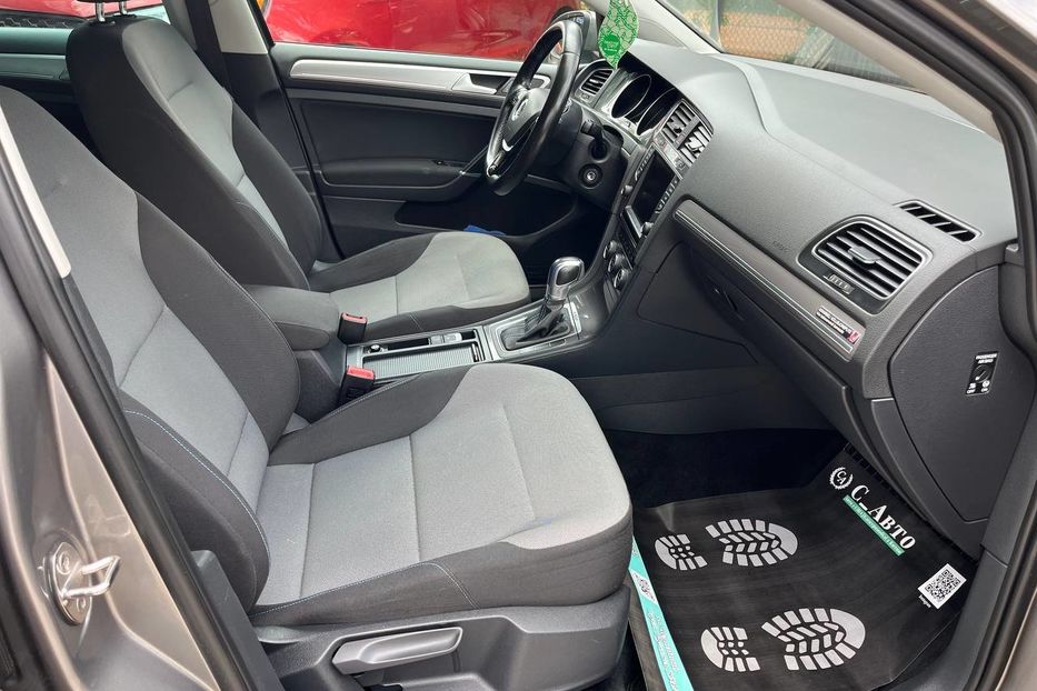 Продам Volkswagen e-Golf 2014 года в Черновцах