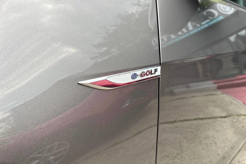 Продам Volkswagen e-Golf 2014 года в Черновцах