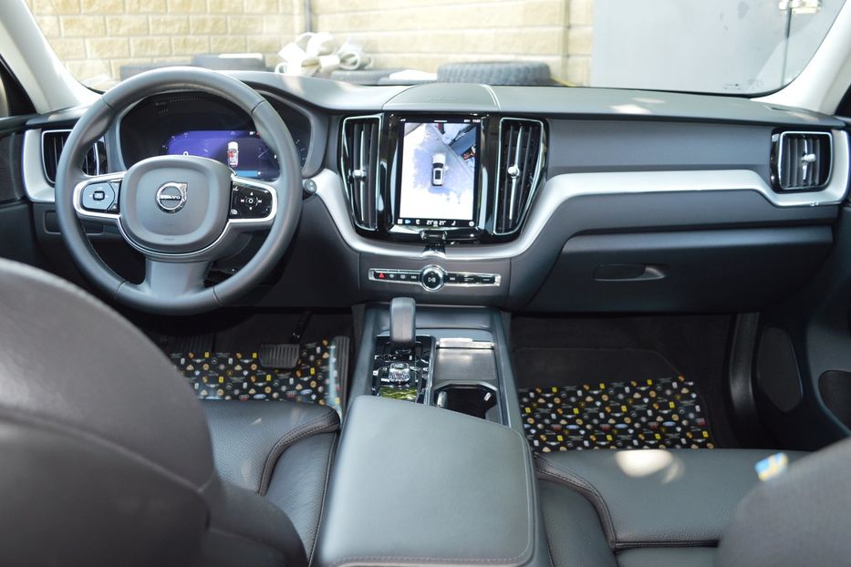 Продам Volvo XC60 MHEV 2023 года в Одессе
