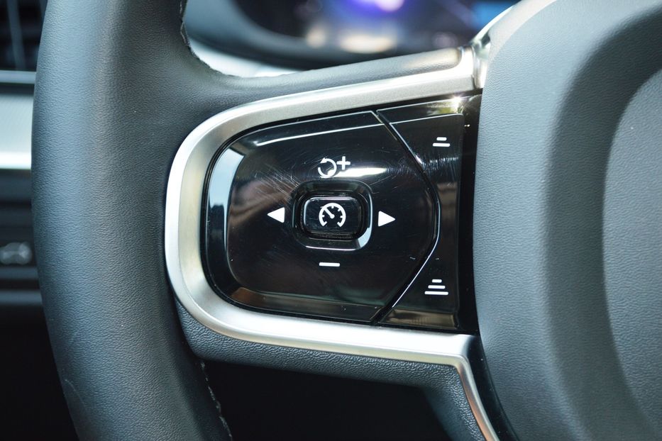 Продам Volvo XC60 MHEV 2023 года в Одессе
