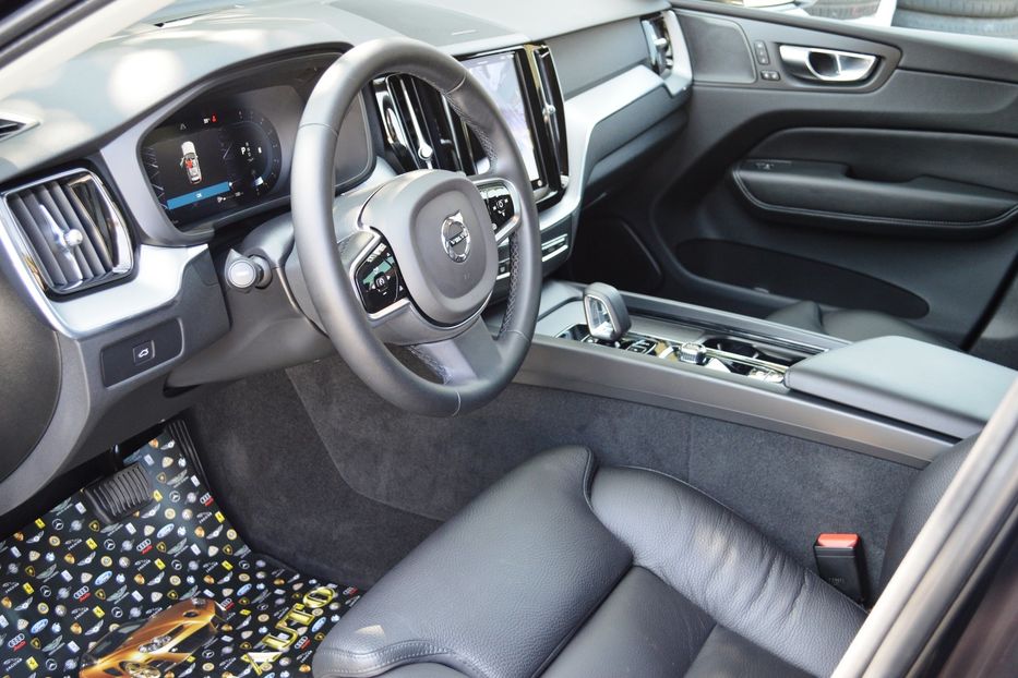 Продам Volvo XC60 MHEV 2023 года в Одессе