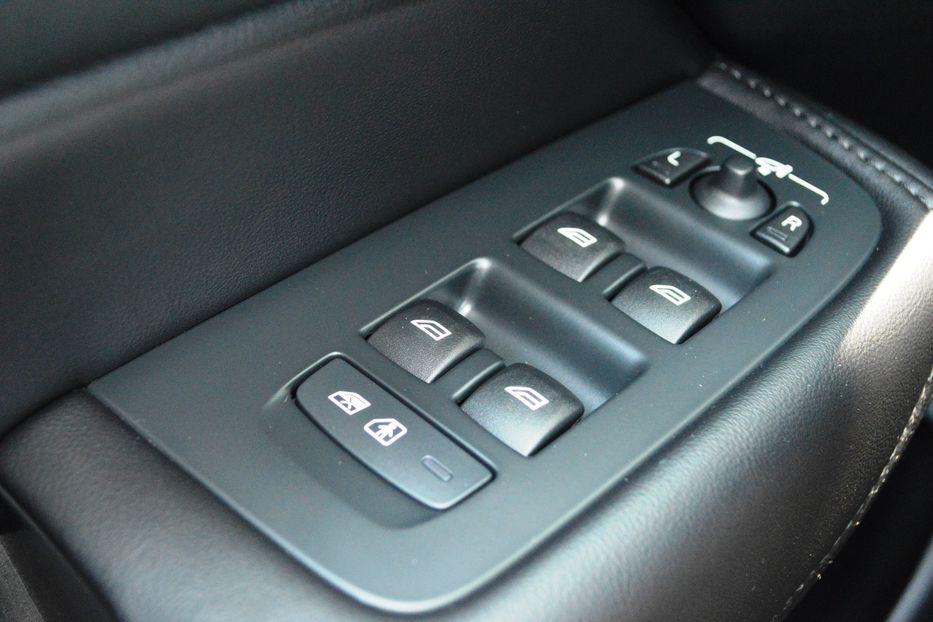 Продам Volvo XC60 MHEV 2023 года в Одессе