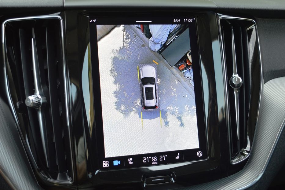 Продам Volvo XC60 MHEV 2023 года в Одессе