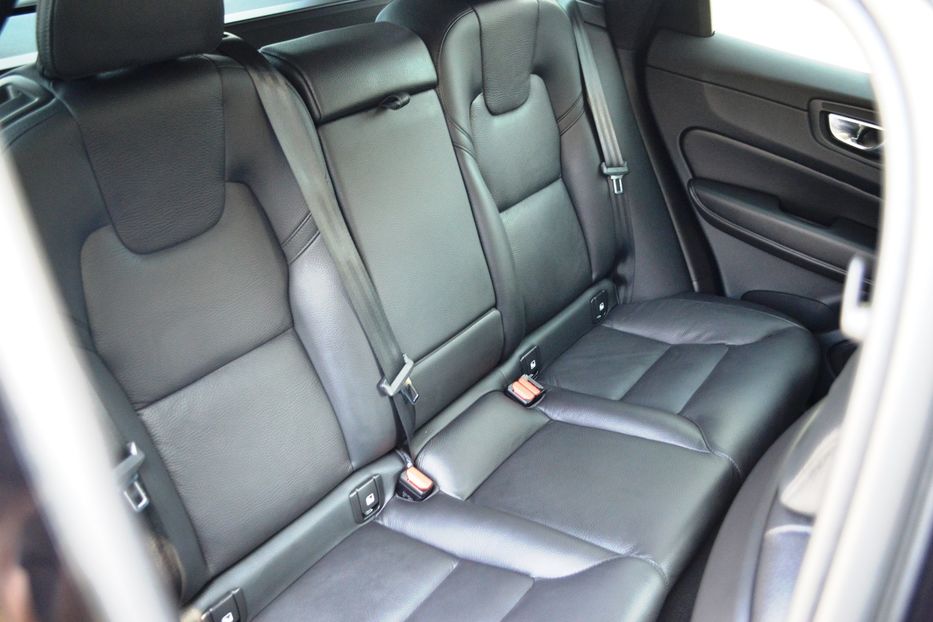 Продам Volvo XC60 MHEV 2023 года в Одессе
