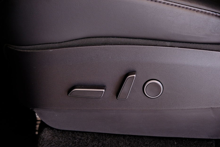Продам Tesla Model Y Long Range 2022 года в Одессе