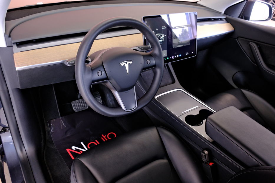 Продам Tesla Model Y Long Range 2022 года в Одессе