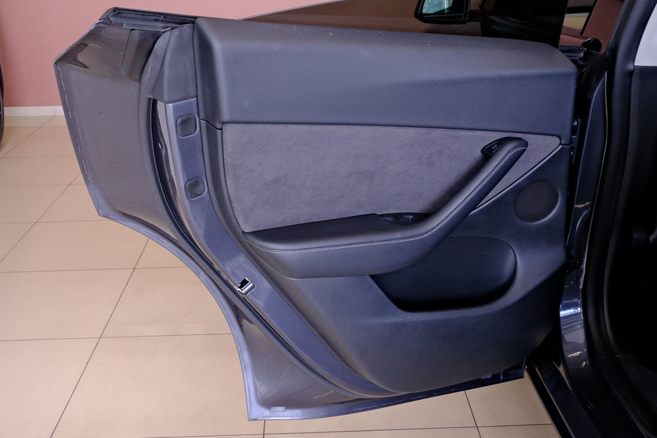 Продам Tesla Model Y Long Range 2022 года в Одессе