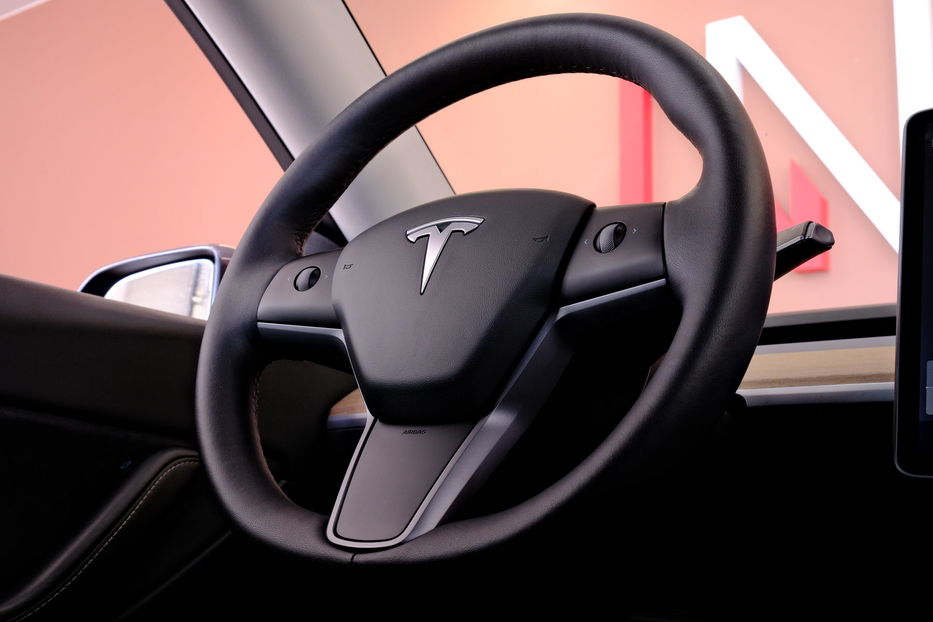 Продам Tesla Model Y Long Range 2022 года в Одессе