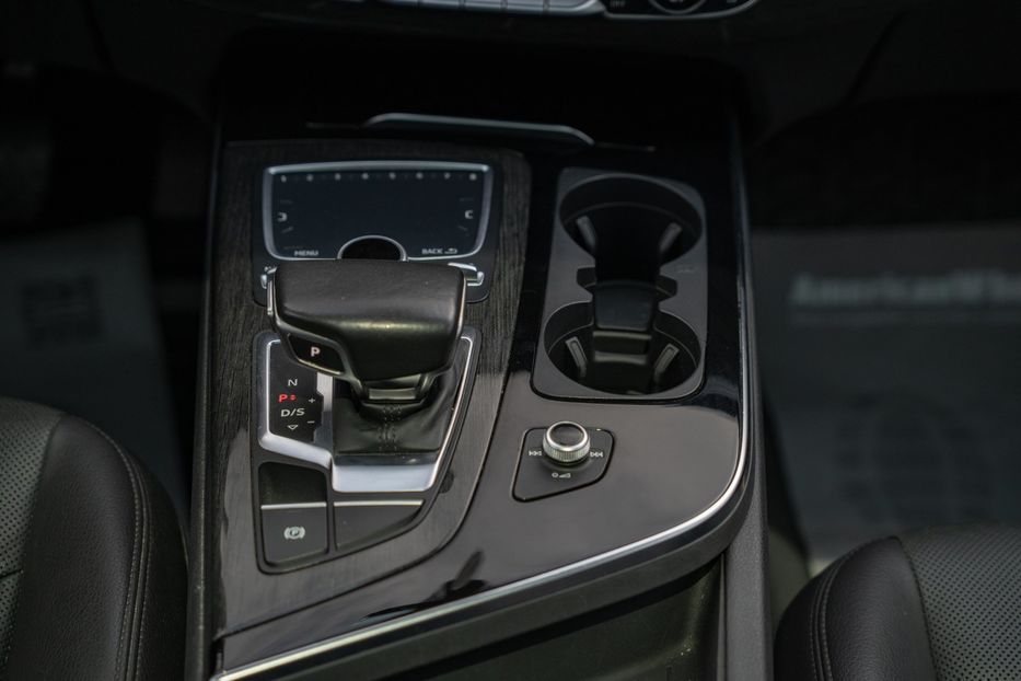 Продам Audi Q7 Premium Plus 2017 года в Черновцах