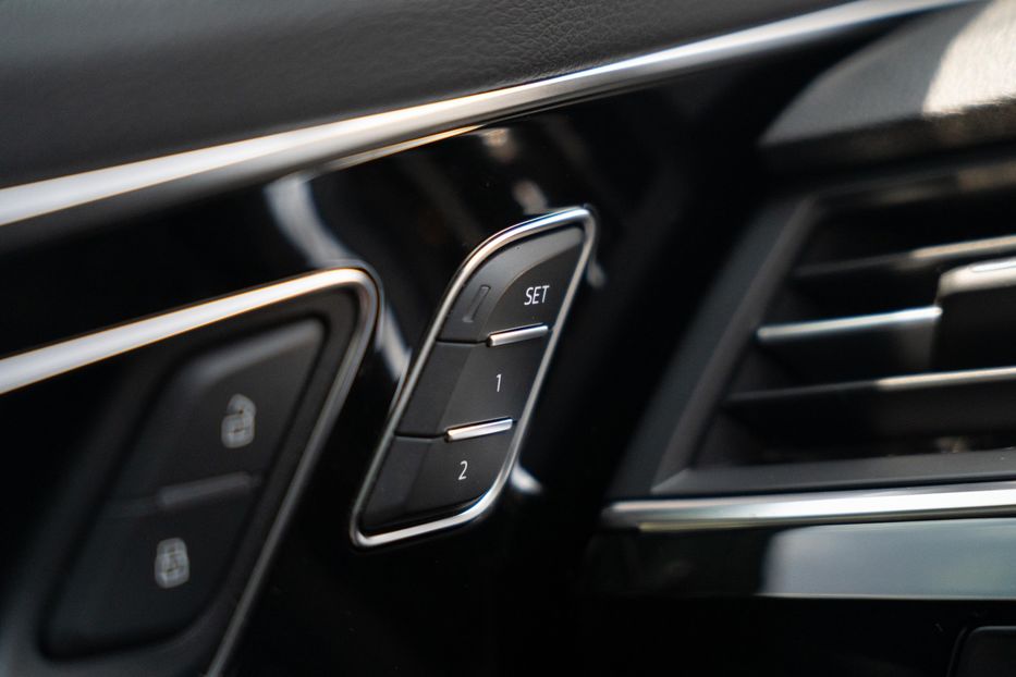 Продам Audi Q7 Premium Plus 2017 года в Черновцах