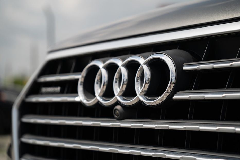 Продам Audi Q7 Premium Plus 2017 года в Черновцах