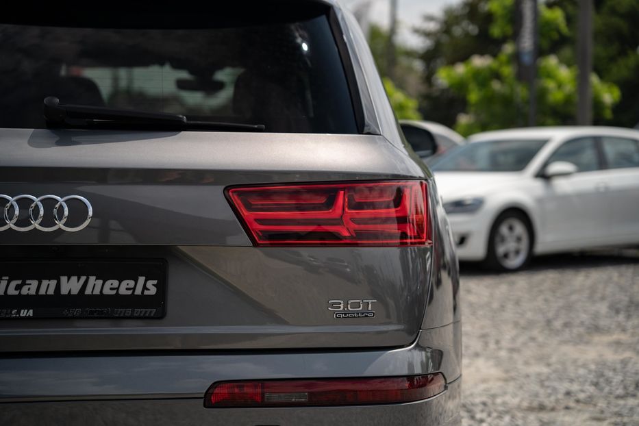 Продам Audi Q7 Premium Plus 2017 года в Черновцах