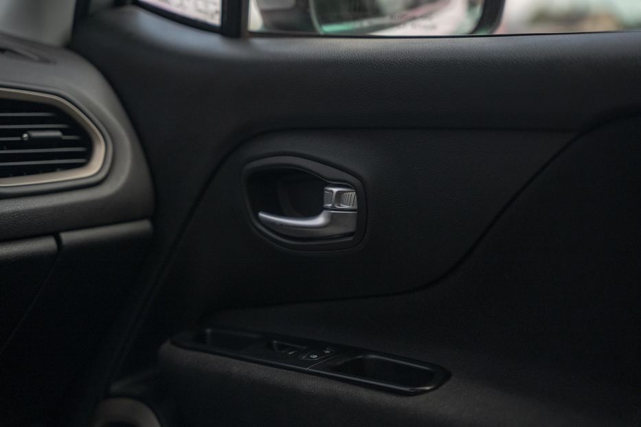 Продам Jeep Renegade Latitude 2015 года в Черновцах